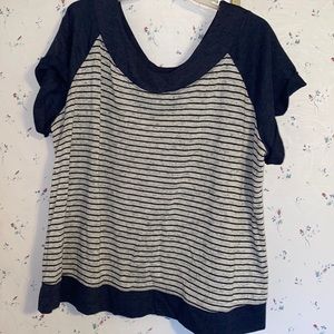 Short sleeve sweater